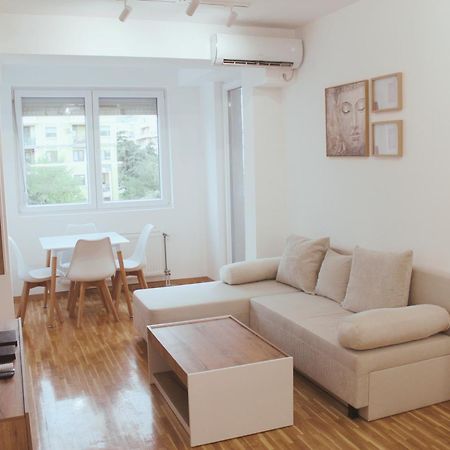 Magnolia Apartment Skopje Buitenkant foto